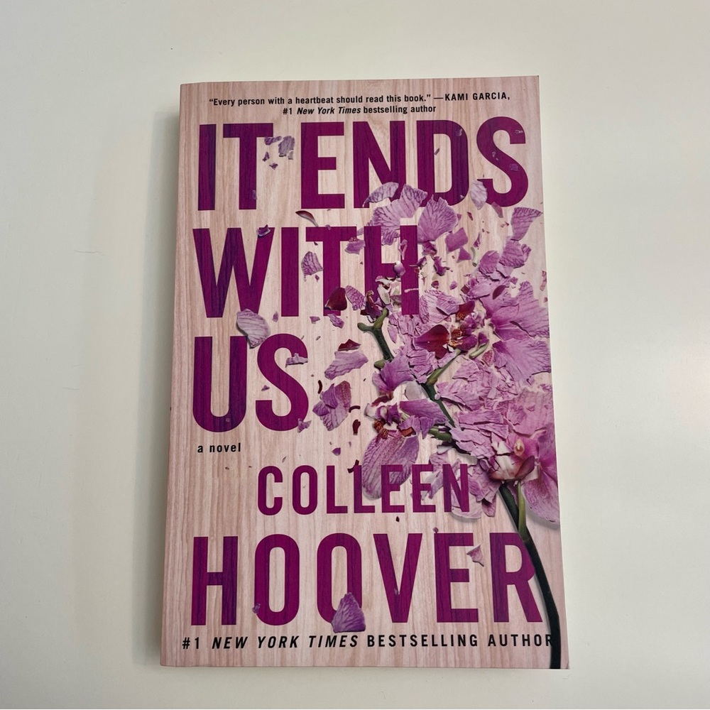 It Ends With Us by Colleen Hoover - Paperback - Brand New!